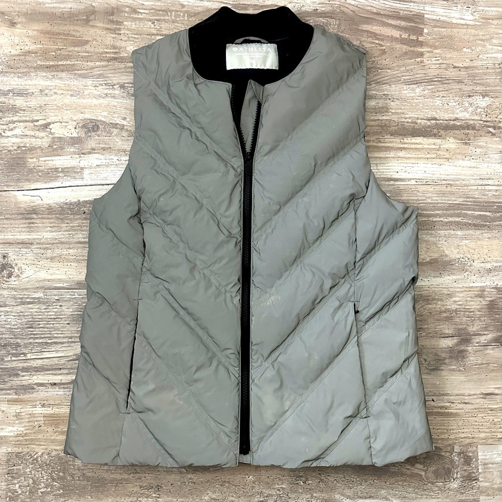 Athleta Grey Reflective Puff Vest Size M.